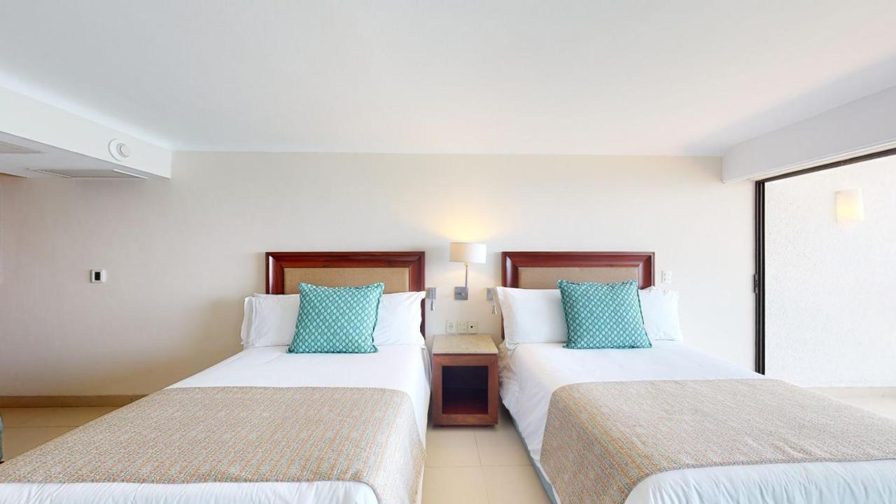 Grand Park Royal 5*